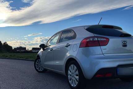 Kia Rio 91.000 km 6.600 € München 81737