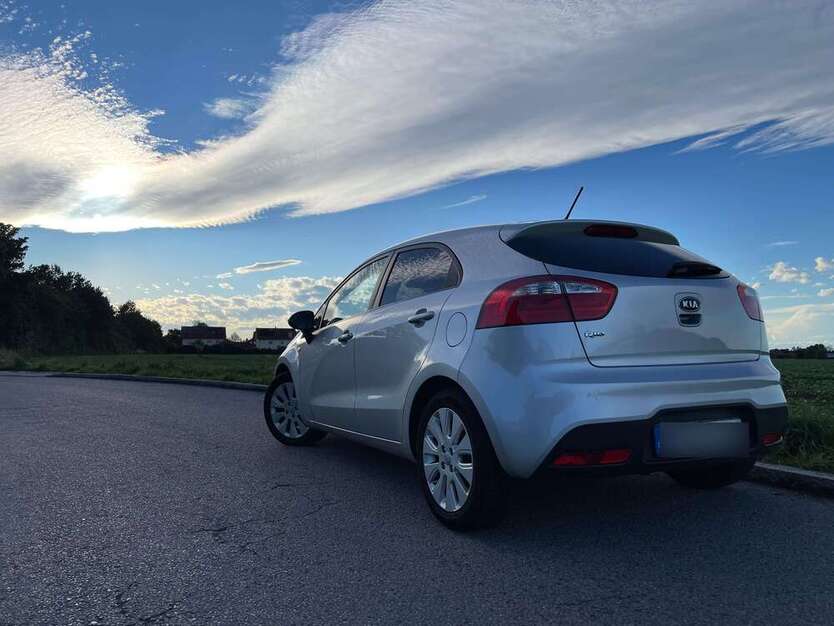 Kia Rio 91.000 km 6.600 € München 81737