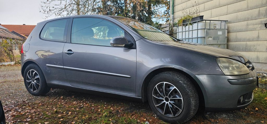 VW Golf 201.000 km 1.990 &euro; Ampfing 84539