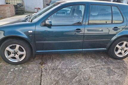 VW Golf 153.000 km 2.000 &euro; Neukirchen 34626
