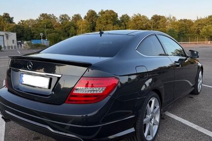Mercedes-Benz C 250 127.525 km 14.700 &euro; Göppingen 73037