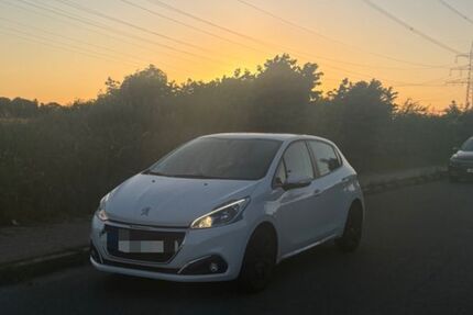 Peugeot 208 84.000 km 5.000 &euro; Krefeld 47805