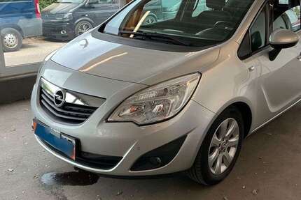Opel Meriva 87.200 km 4.990 &euro; Frankfurt 65933