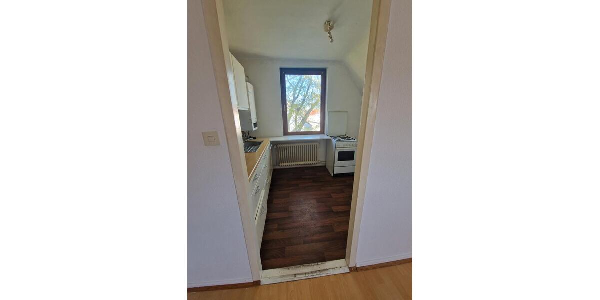 Dachgeschoßwohnung Bremen Findorff - 2.5 Zimmer, 53 m&sup2;, 180.000&euro; | Angebot:26124171