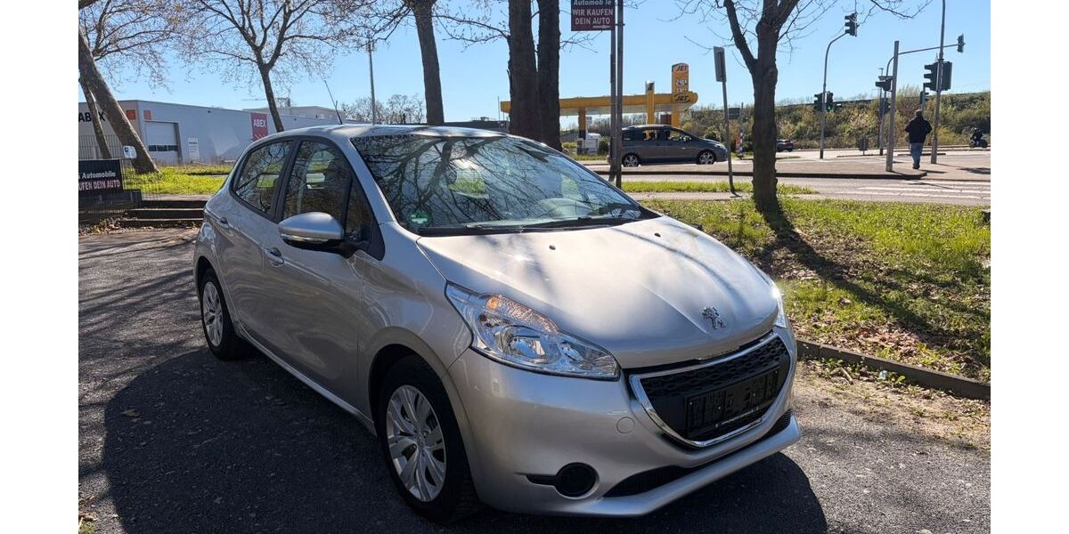 Peugeot 208 27.000 km 8.999 &euro; Köln 51107