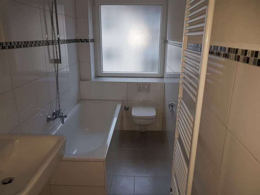 Wohnung zum Mieten in Wuppertal 346 € 43.23 m²