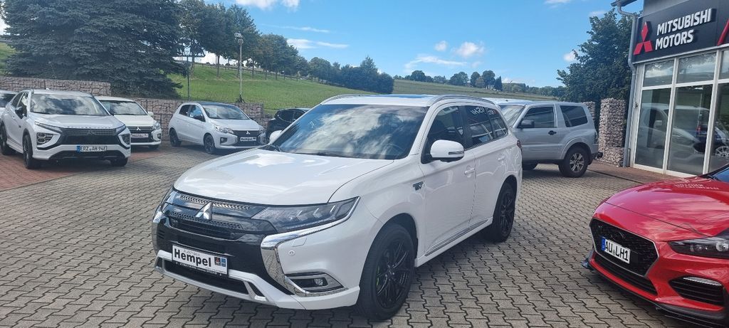 Mitsubishi Outlander 48.300 km 24.990 € Schneeberg 08289