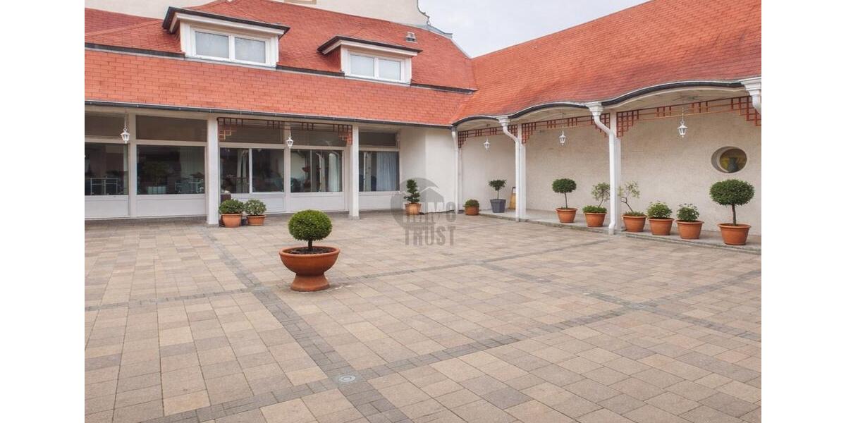 PERFEKT FÜR KONZEPTE, DIE AUFFALLEN WOLLEN - EIN ORT, DER IM GEDÄCHNIS BLEIBT: HISTORISCHE ARCHITEKTUR MIT INDIVIDUELLEM CHARME zimmer