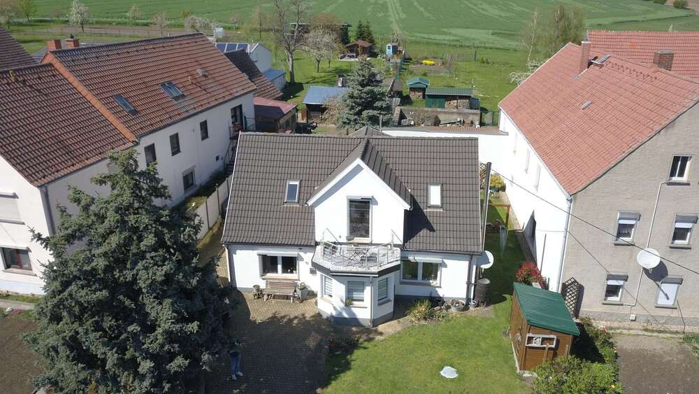 Einfamilienhaus Liebschützberg-Clanzschwitz Clanzschwitz - 4 Zimmer, 121 m&sup2;, 229.000&euro; | Angebot:27150970