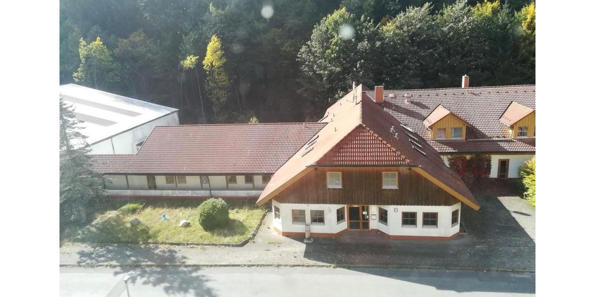 Einfamilienhaus Schleusegrund - 23 Zimmer, 1.600 m&sup2;, 280.000&euro; | Angebot:27103267