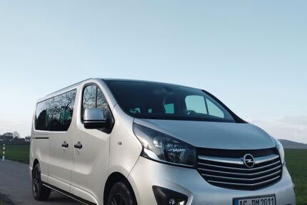 Opel Vivaro 190.000 km 11.900 &euro; Würselen 52146