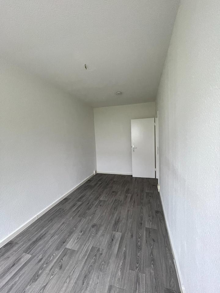 4 Zimmer im Hochparterre gegenüber vom Park