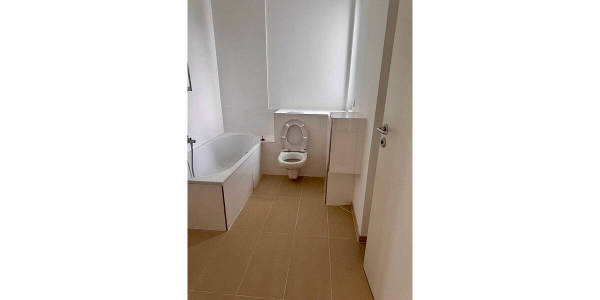 Etagenwohnung Offenbach am Main Hafen - 3 Zimmer, 82 m&sup2;, 1.350&euro; | Angebot:26450612