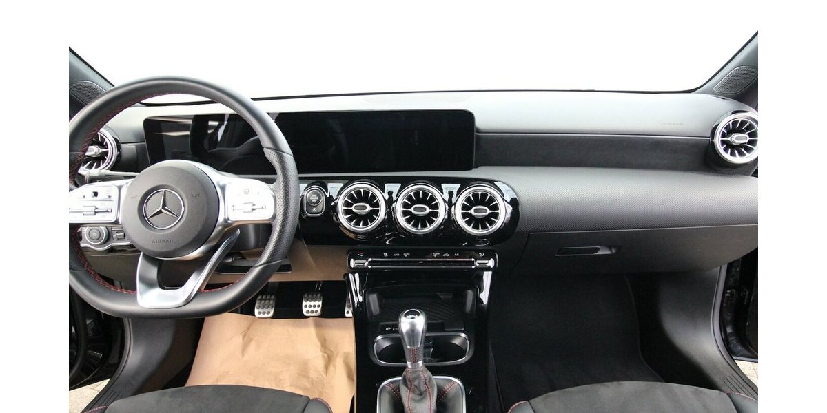 Mercedes-Benz A 180 Limousine AMG Line NAVI+LED+ALU18+TEMPOMAT 49.369 km 22.500 &euro; Hagenow 19230