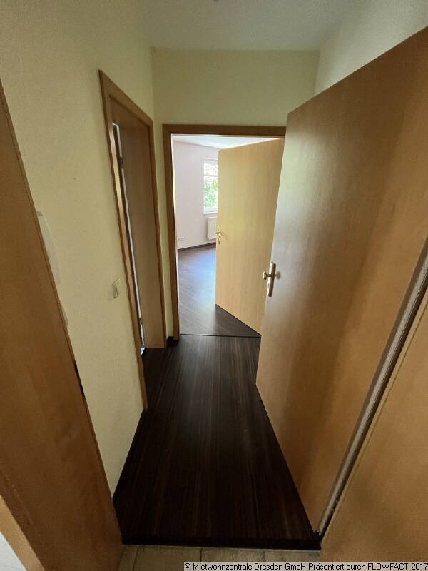 Super 2-RaumWohnung mit Einbauküche Badewanne und Balkon in der Südvorstadt !!!!