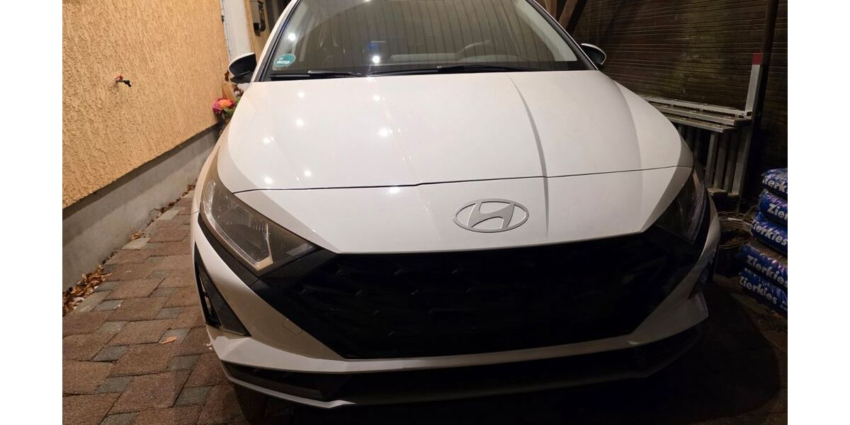 Hyundai i20 2.200 km 21.000 &euro; Waldbröl 51545