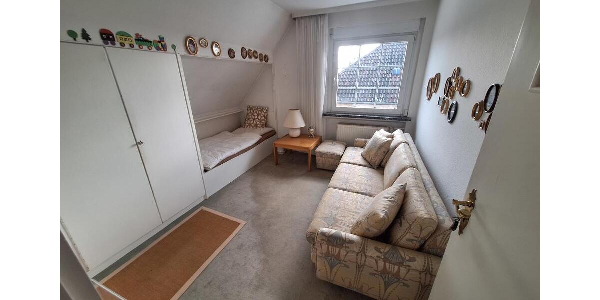 Einfamilienhaus Helmstedt - 10 Zimmer, 221 m&sup2;, 350.000&euro; | Angebot:27084827