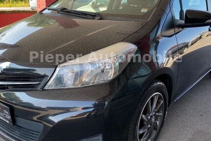 Toyota Yaris 180.000 km 5.990 &euro; Oerlinghausen 33813
