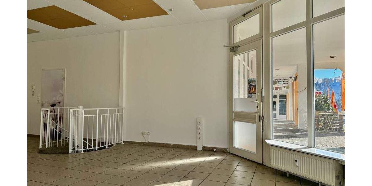 Attraktive Ladeneinheit in zentraler Lage - vielseitig nutzbar als Geschäft, Büro oder Praxis 4 zimmer