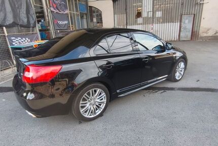 Suzuki Kizashi 151.900 km 7.990 &euro; Dohna 01809
