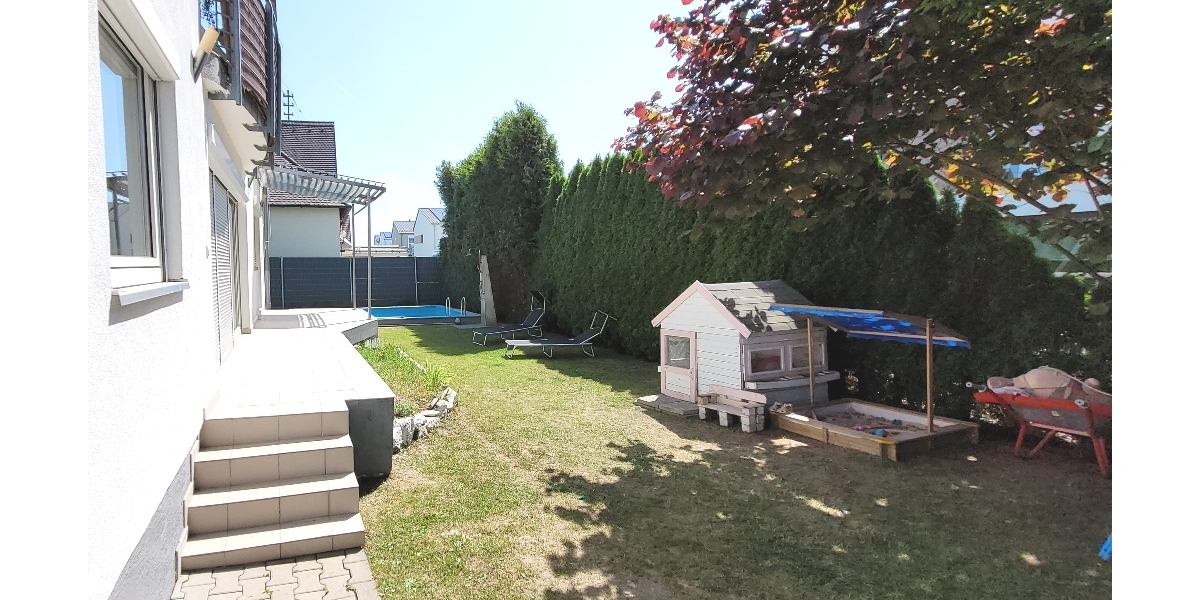 Wohntraum in Augsburg-Bärenkeller Ein- oder Zweifamilienhaus mit Pool - Zweifamilienhaus Augsburg / Bärenkeller Bärenkeller | Angebot:27312622