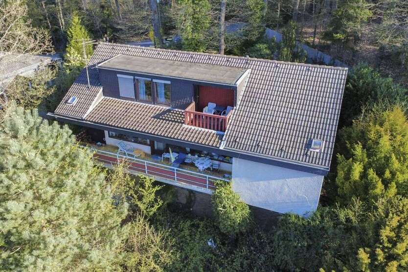 Haus zum Kaufen in Rösrath 890.000 € 299 m²