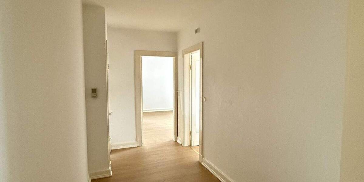 Große Altbau-Wohnung mit 4 Zimmern und Balkon 4 zimmer
