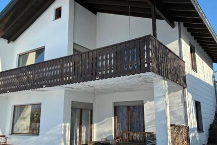 Haus Helmbrechts - 4 Zimmer, 128 m&sup2;, 240.000&euro; | Angebot:25993946