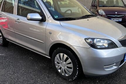 Mazda 2 111.000 km 2.850 &euro; Berlin 10551