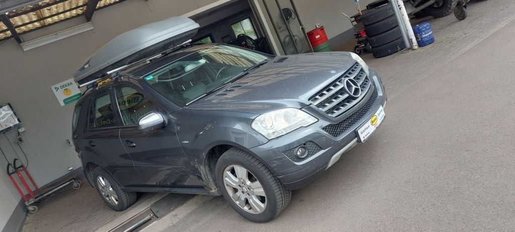 Mercedes-Benz ML 300 289.239 km 5.990 € Sarching 93092