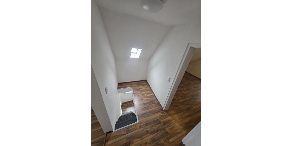 Einfamilienhaus Bolanden - 7 Zimmer, 120 m&sup2;, 290.000&euro; | Angebot:26893232