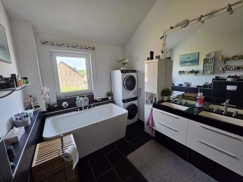 Energieeffizientes Einfamilienhaus von Kern-Haus - bezugsfertig & provisionsfrei 4 zimmer