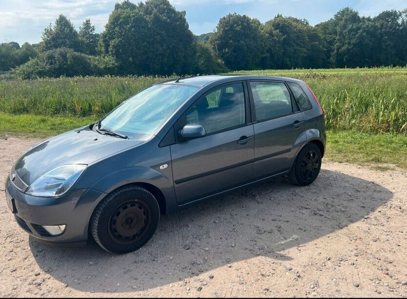 Ford Fiesta 256.000 km 990 € Hamburg urg 21075