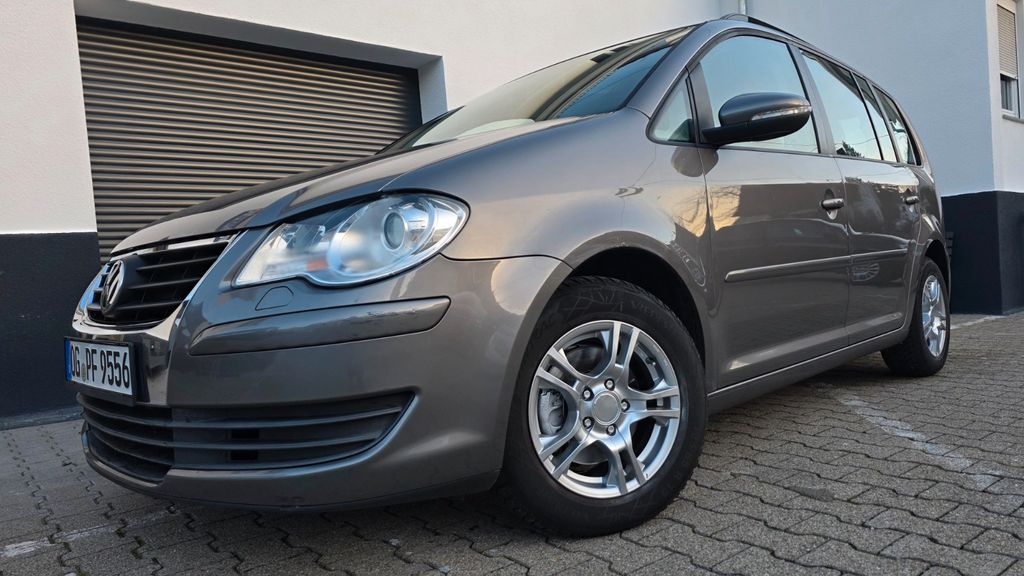 VW Touran 333.000 km 3.900 &euro; Stuttgart 70563