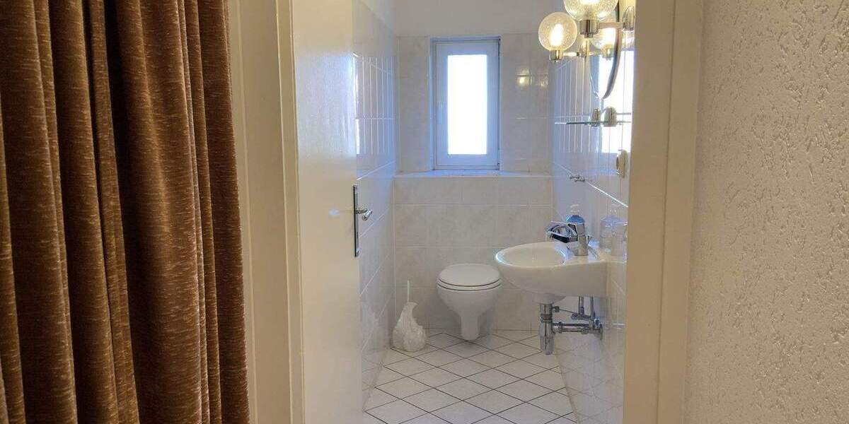 Mehrfamilienhaus, Wohnhaus Neustadt - 7 Zimmer, 225 m&sup2;, 250.000&euro; | Angebot:24989982