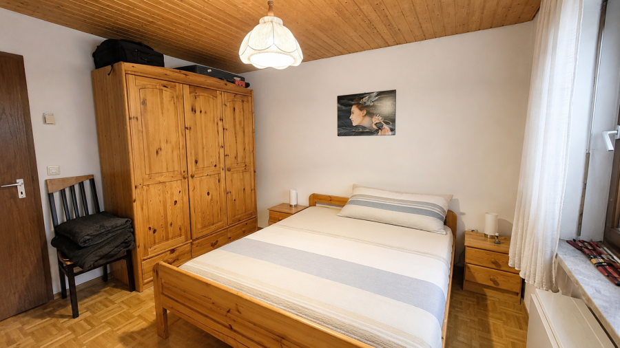 Provisionsfrei* Zweifamilienhaus mit 231 m², Ausbaupotenzial & Doppelgarage — provisionsfrei in Keltern-Weiler - Mehrfamilienhaus, Wohnhaus Keltern | Angebot:27113628