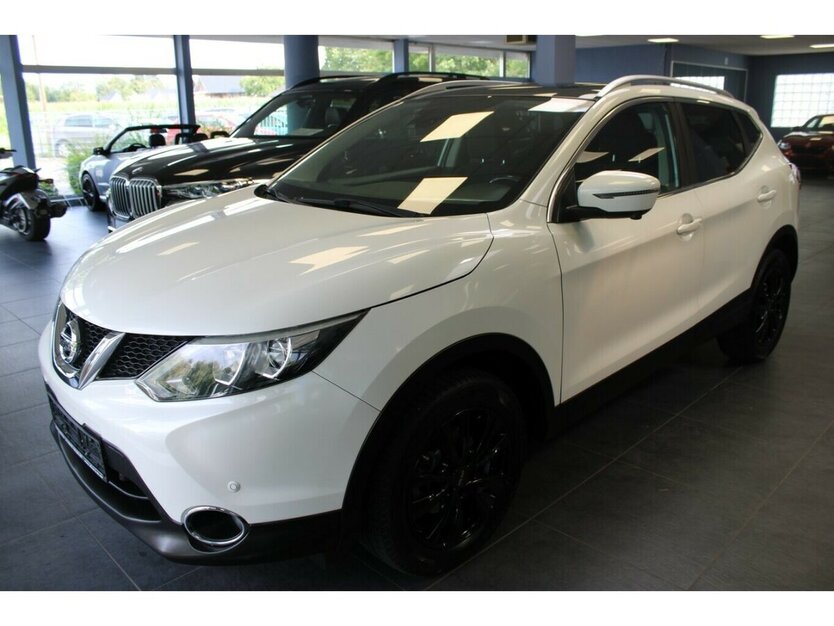 Nissan Qashqai 1.5 dCi 360 - Panorama - Navi - AHK - 76.300 km 13.780 € Euskirchen 53881