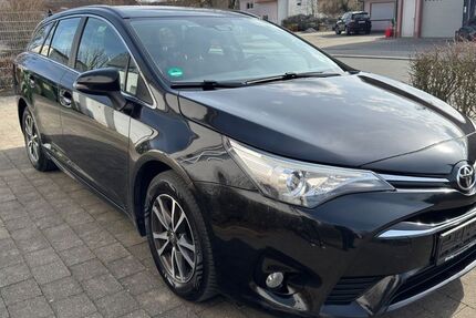 Toyota Avensis 210.000 km 6.900 &euro; Dörzbach 74677