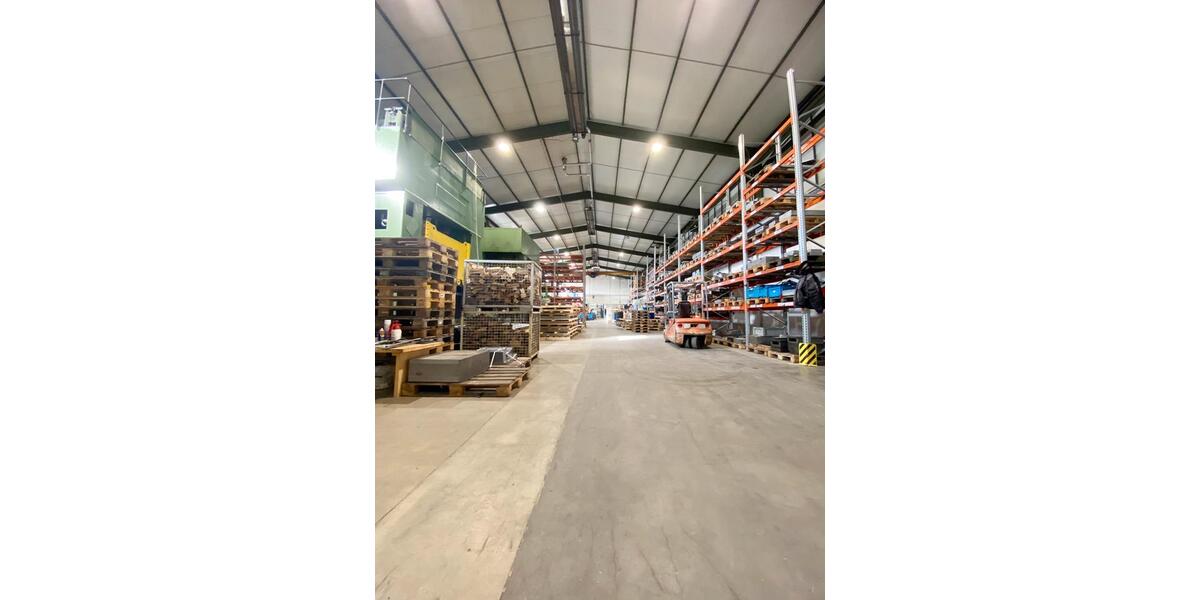 Produktions-Lagerhalle mit Bürotrakt zimmer