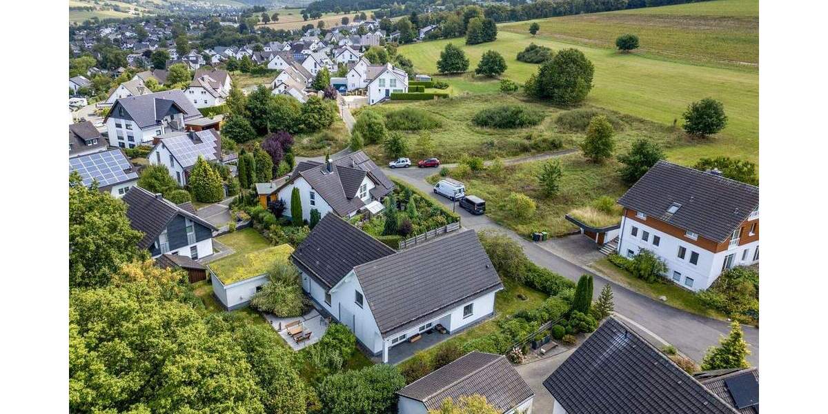 Einfamilienhaus Schmallenberg - 6 Zimmer, 208 m&sup2;, 425.000&euro; | Angebot:25800584