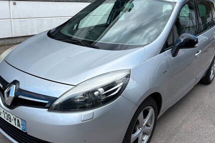 Renault Scenic 305.245 km 2.000 &euro; Baden-Baden 76532