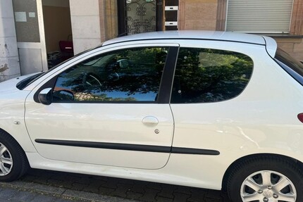 Peugeot 206 136.000 km 1.400 &euro; Nürnberg 90403