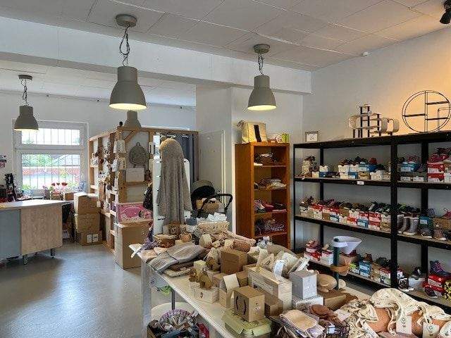 Raum für Ideen - attraktive Fläche für Verkauf, Praxis oder Studio! zimmer