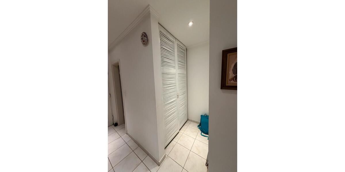 Möblierte Doppelhaushälfte mit Kamin, Garten, Vollkeller, Garage 4 zimmer