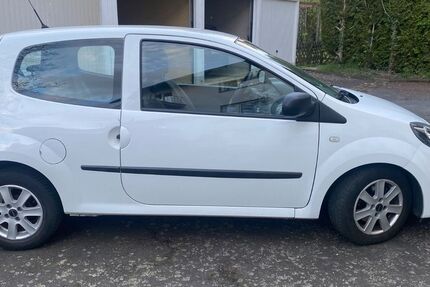 Renault Twingo 130.500 km 3.200 &euro; Königswinter 53639