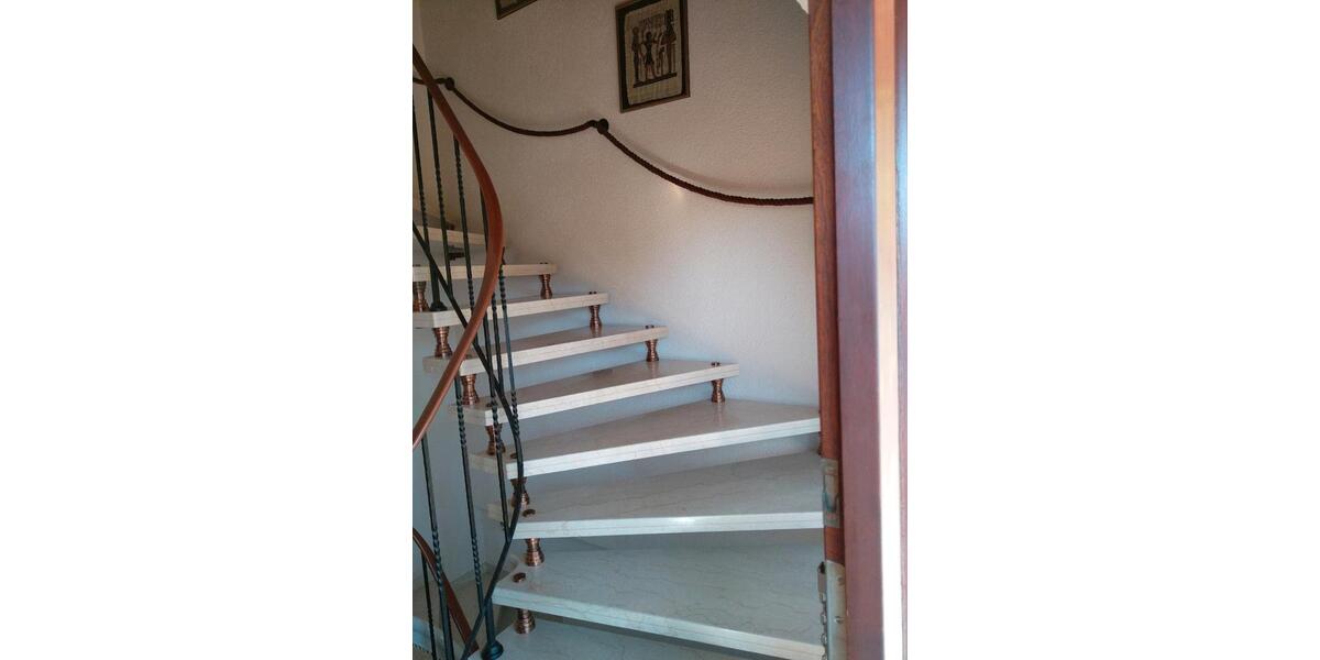 Einfamilienhaus Oberursel (Taunus) - 7 Zimmer, 220 m&sup2;, 2.750&euro; | Angebot:23213902