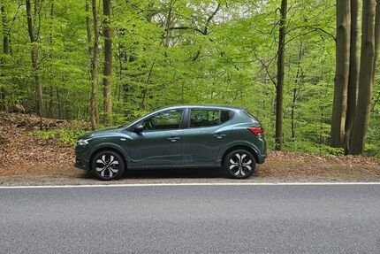 Dacia Sandero 23.000 km 16.000 &euro; Großensee 22946