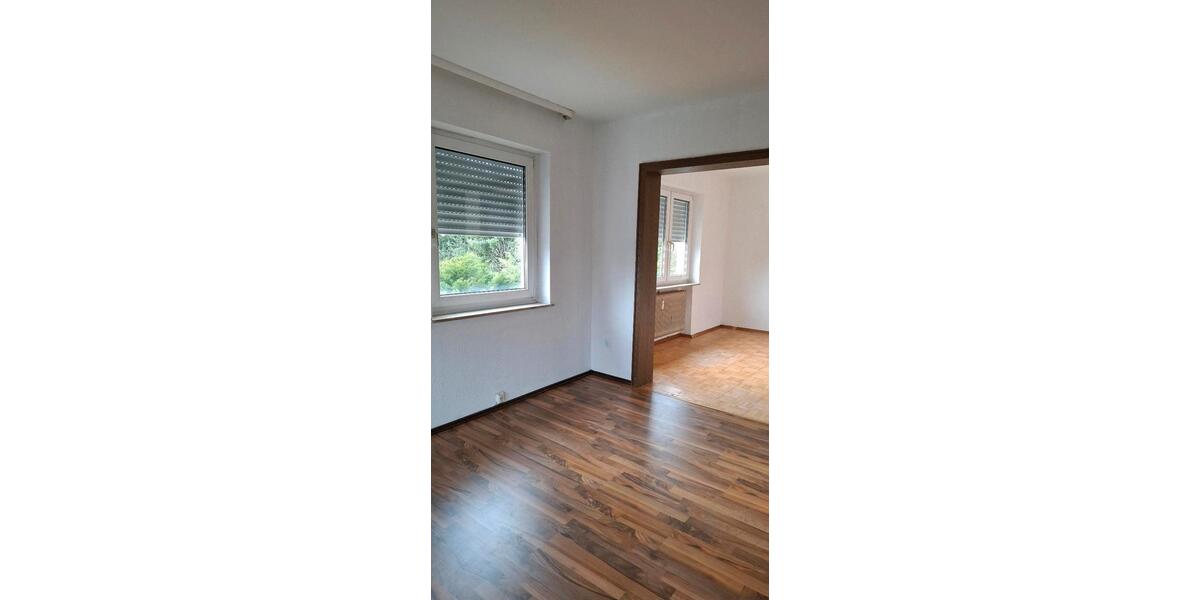 Etagenwohnung Backnang - 4 Zimmer, 80 m&sup2;, 1.000&euro; | Angebot:25510120