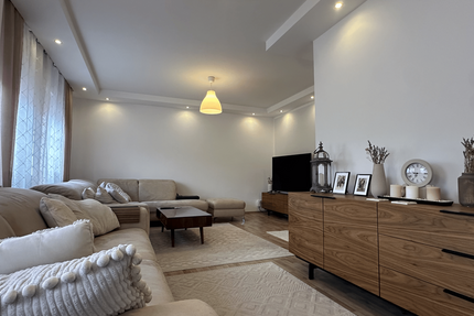 Haus Burbach - 15 Zimmer, 350 m&sup2;, 899.000&euro; | Angebot:26294565