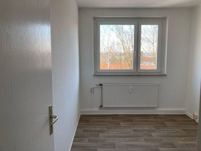 Etagenwohnung Hermsdorf - 3 Zimmer, 60 m&sup2;, 360&euro; | Angebot:26143764